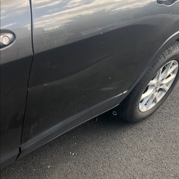 2015 Jeep Cherokee - Picture 4 of 8